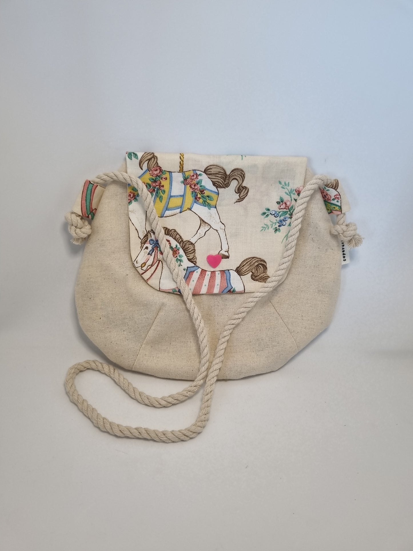 Carteras de tela con broche